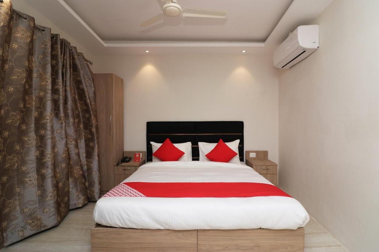 Oyo 72937 Hotel Tyagraj Agra  Zewnętrze zdjęcie