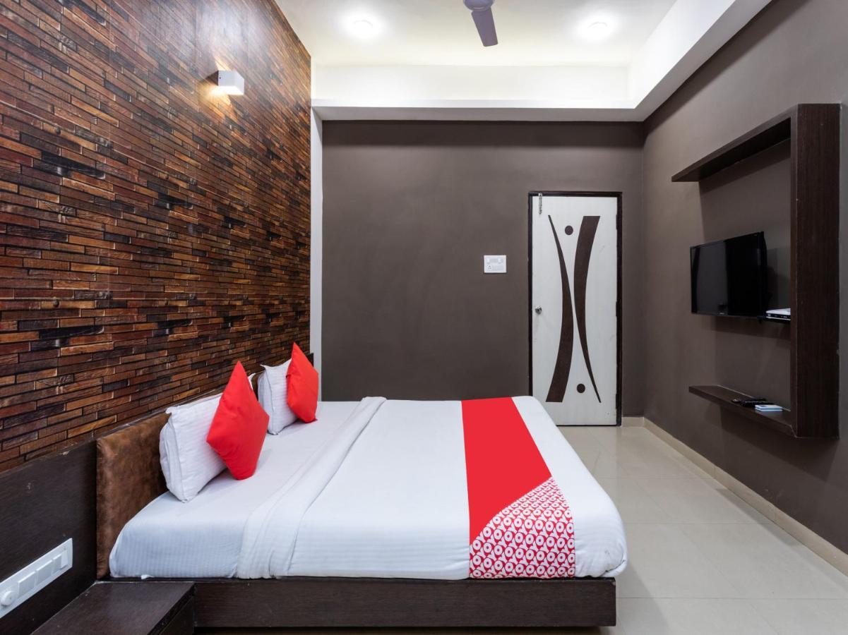 Oyo 72937 Hotel Tyagraj Agra  Zewnętrze zdjęcie