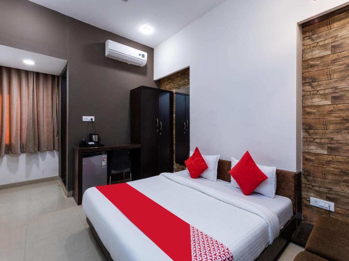 Oyo 72937 Hotel Tyagraj Agra  Zewnętrze zdjęcie
