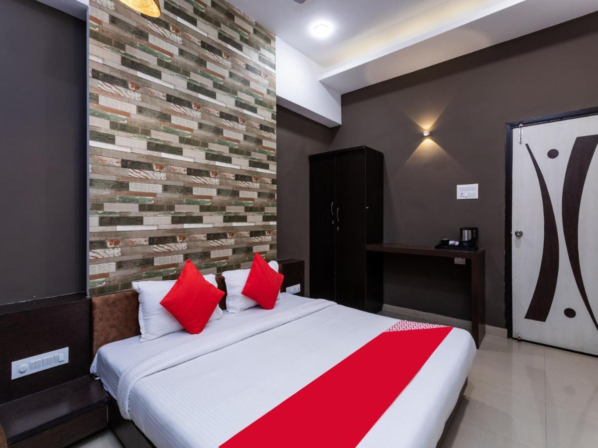 Oyo 72937 Hotel Tyagraj Agra  Zewnętrze zdjęcie