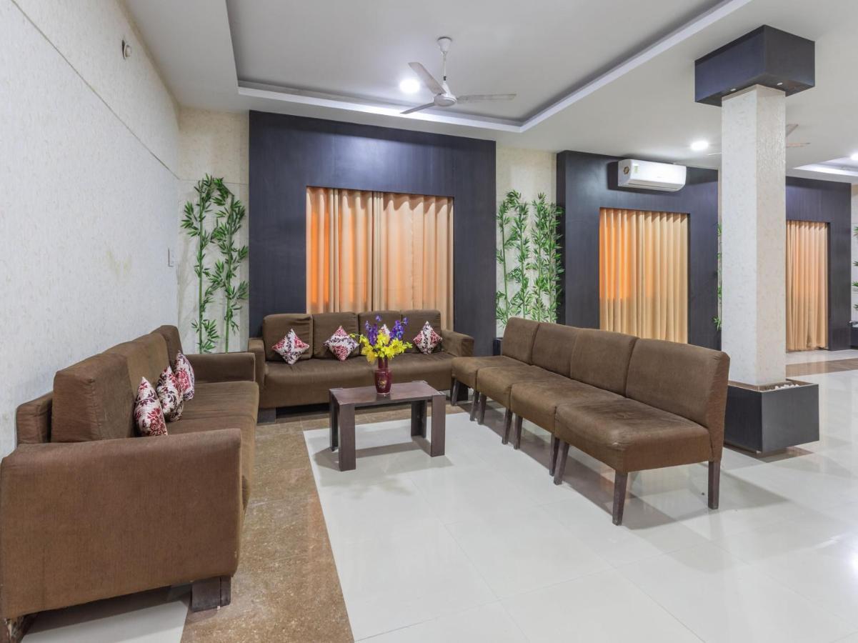 Oyo 72937 Hotel Tyagraj Agra  Zewnętrze zdjęcie