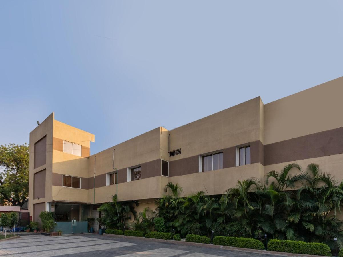 Oyo 72937 Hotel Tyagraj Agra  Zewnętrze zdjęcie